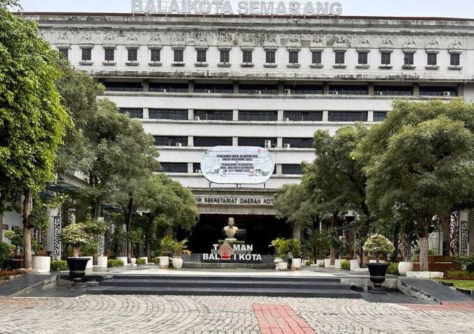 Balai Kota Semarang - Sewa Mobil Semarang