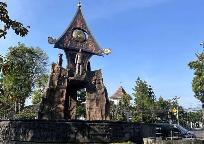 Alun-alun Pancasila Salatiga - sewa mobil semarang