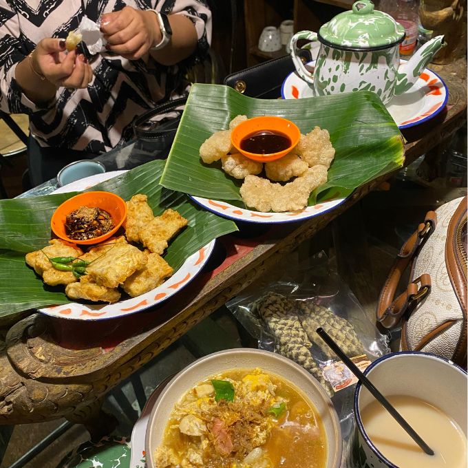 Tampilan hidangan unik di Kafe Sekayoe Gethe
