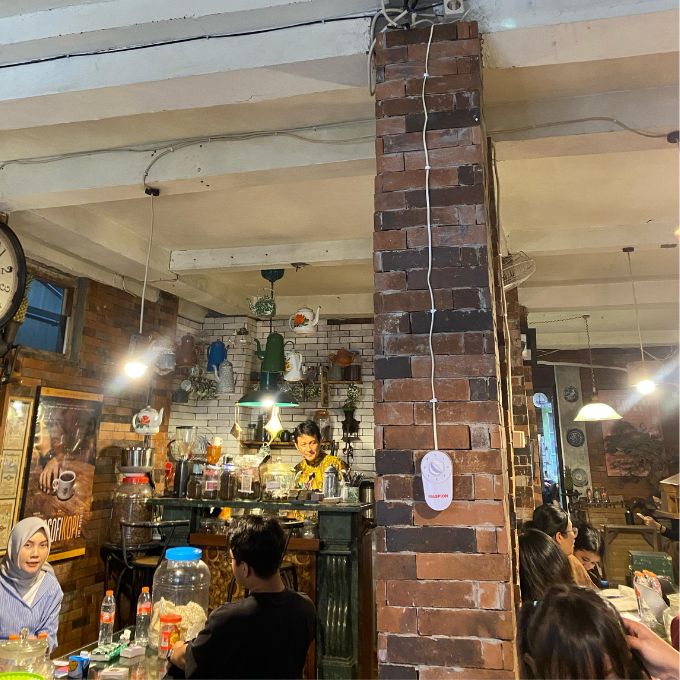 Suasana di dalam Kafe Sekayoe Gethe Semarang