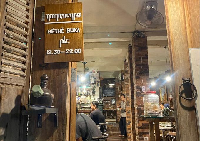 Kafe Sekayoe Gethe - sewa mobil Semarang